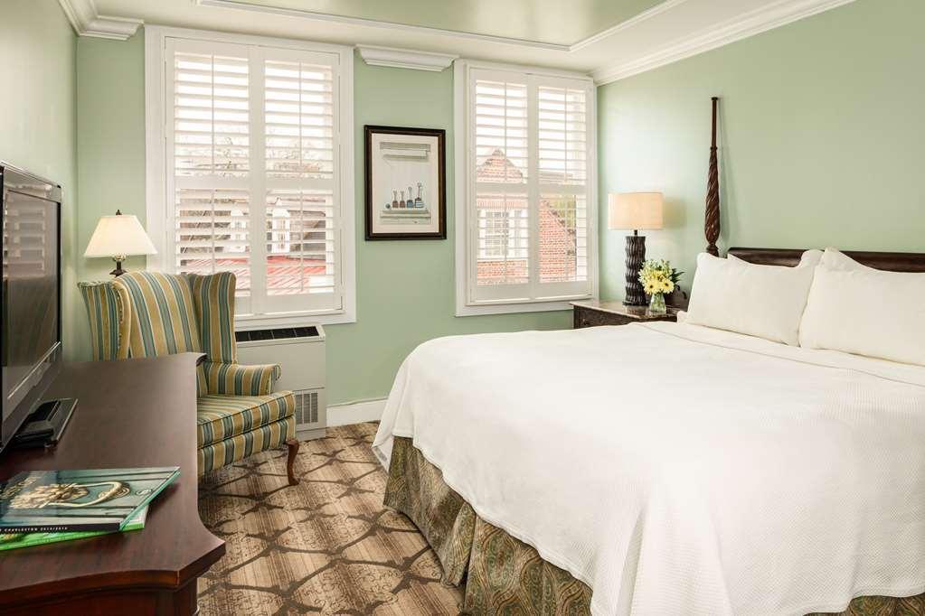 Andrew Pinckney Inn Charleston Room photo